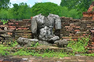 Statue: Buddha Statue at Wat Si Chum Temple, Sukhothai, Thailand