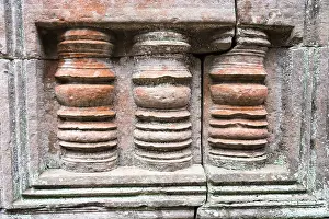 Religion: Buddhist temple buildings, jungle temples