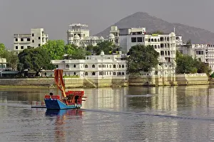 Hotels: Buildings and palace hotels along shoreline