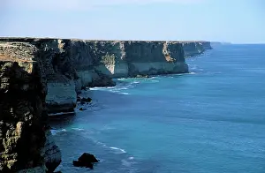 Bight: Bunda Cliffs.head of the bight. Nullarbor Plain