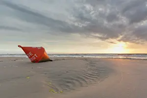 Wadden: Buoy in the evening in the mudflats - Wadden Sea