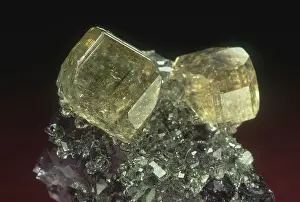 Hexagonal: Calcite on Fluorite
