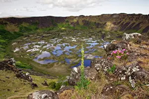 Rano: Caldera of Rano Kau volcano, 1.6 km across with