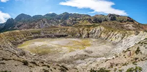 Kettle: Caldera volcano with pumice fields, yellow coloured