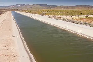 Aqueduct: California Aqueduct irrigation canal in Antelope Valley