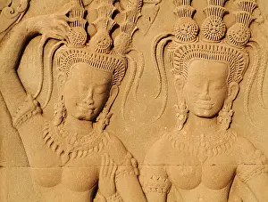 Khmer: Cambodia - Devatas (deity, divinity) in the temple