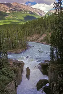 Parkway: Canada, Alberta, Jasper National Park. Upper