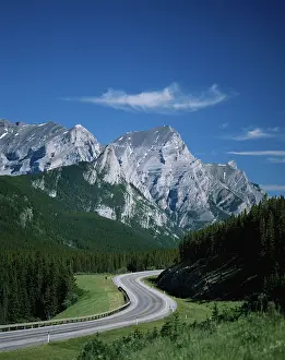 Crash: Canada, Alberta, Kananaskis Country, Road