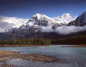 Athabasca: CANADA - Athabasca River and Mount Fryatt (3361 m)