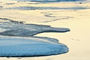 Hope: Canada, Ontario. Ice patterns on Hope Bay