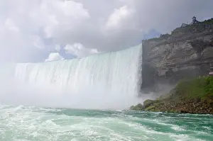Niagara: Canada, Ontario, Niagara Falls. Canadian