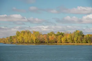 Trois: Canada, Quebec, St. Lawrence River near