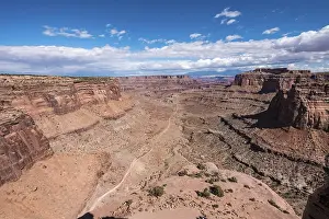Cliffs: Canyon with rock walls and wide views