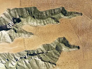 Gorges: Canyons and gorges cut into the surrounding cultivated