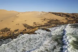 Zoologie: Cape Fur Seal colony at the coast of the Namib Desert