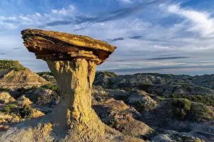 Montana: Caprock formation in the badlands of Makoshika State Park in