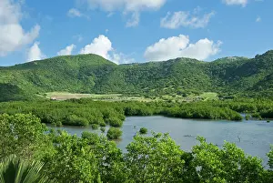 Tondini: Carlisle Bay Lagoon, Antigua, West Indies