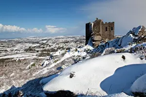 Brea: Carn Brea castle - in snow - looking east to Redruth