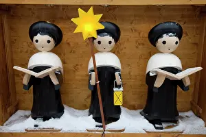 Decoratively: Carol singers, figures manufactured in the Ore Mountains