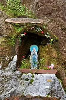 Virgen: Cascada de la Virgen / Virgin's Falls shrine -
