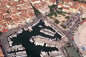 Towns: CASSIS - aerial view of moorings