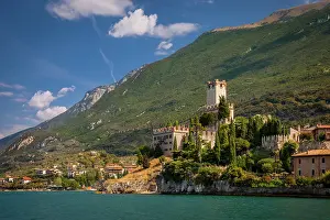 Lakeside: Castel Scaligero, along the shore of Lake