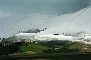 Piano: Castelluccio di Norcia and the Piano Grande in late
