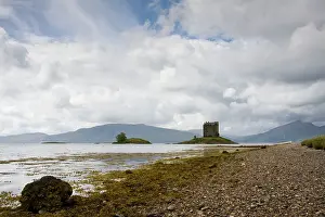 Argyll: Castle Stalker - atmospheric landscape in the Scottish