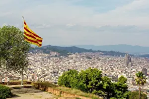Castle: Catalan flag flies over the Montjuic Castle old military