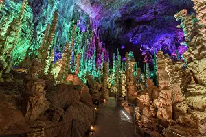 Stalactite: Cave of the Aven Armand - Hures la parade - Lozere