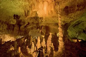 Points: Cave Formations - amazing cave formations including