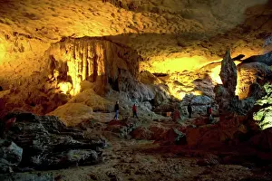 Quang: Caves, Vietnam