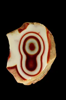 Agate: Chalcedony Agate (SiO2) variety