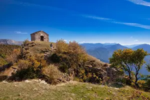 D Azur: The Chapel of Saint-Michel de Cousson in the mountains