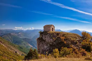 D Azur: The Chapel of Saint-Michel de Cousson in the mountains