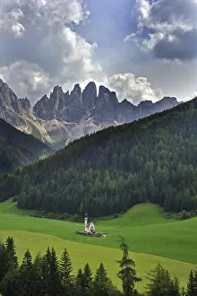 Sacral: The chapel Sankt Johann at Val di Funes, Villnnsstal