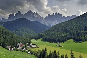 Sacral: The chapel Sankt Johann at Val di Funes, Villnnsstal