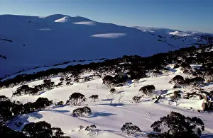 Kosciuszko: CharlotteIs Pass in winter. Kosciuszko National