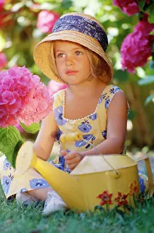 Blond: Child - blond girl in hat