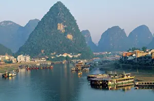 Yangshuo: CHINA - Li River, Yangshuo, Guangxi Province