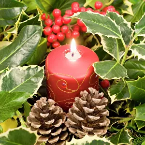 Candle: Christmas Candle and holly berries