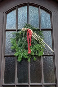 Ribbon: Christmas decoration, Evergreen swag on