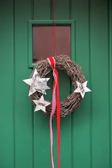 Ribbon: Christmas decoration, wreath on front door