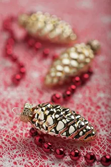 Decoratively: Christmas tree decoration, cone-shaped