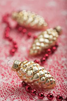 Decoratively: Christmas tree decoration, cone-shaped