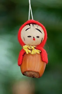 Made: Christmas tree ornament, elf made from a hazelnut