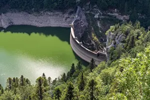 Station: Chtelot des Doubs dam Lac des Moron reservoir between