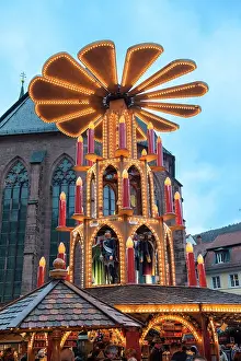 Pyramid: Church of the Holy Spirit, Pyramid Gluhwein