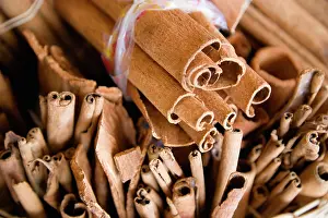Curved: Cinnamon