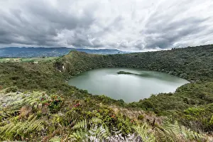 Renato Granieri: Circular mountain lake Guatavita